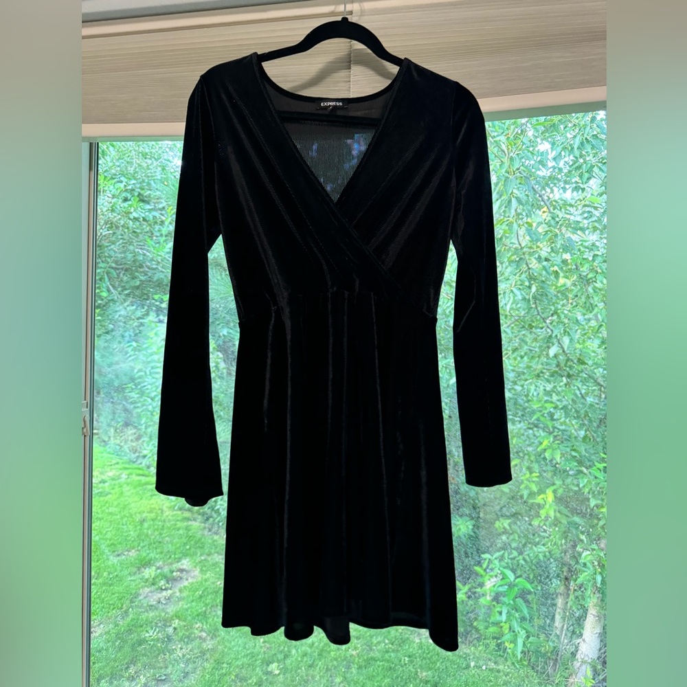 EXPRESS black bell sleeve dress